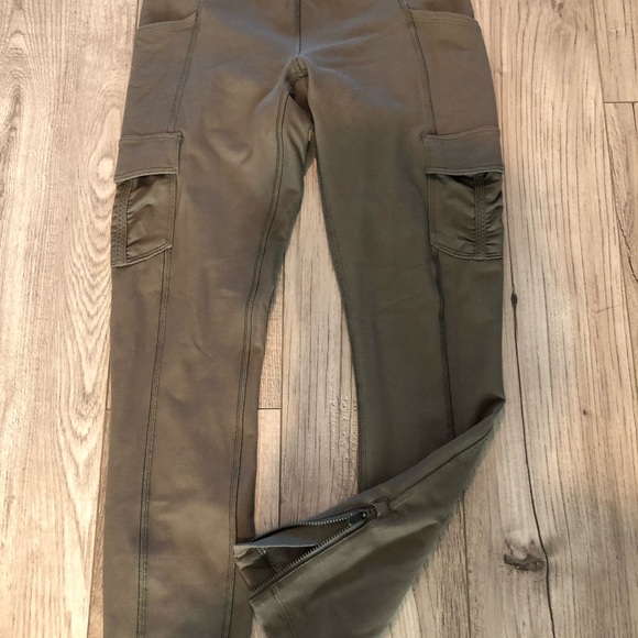 Lulu’s size 4 - Picture 2 of 3